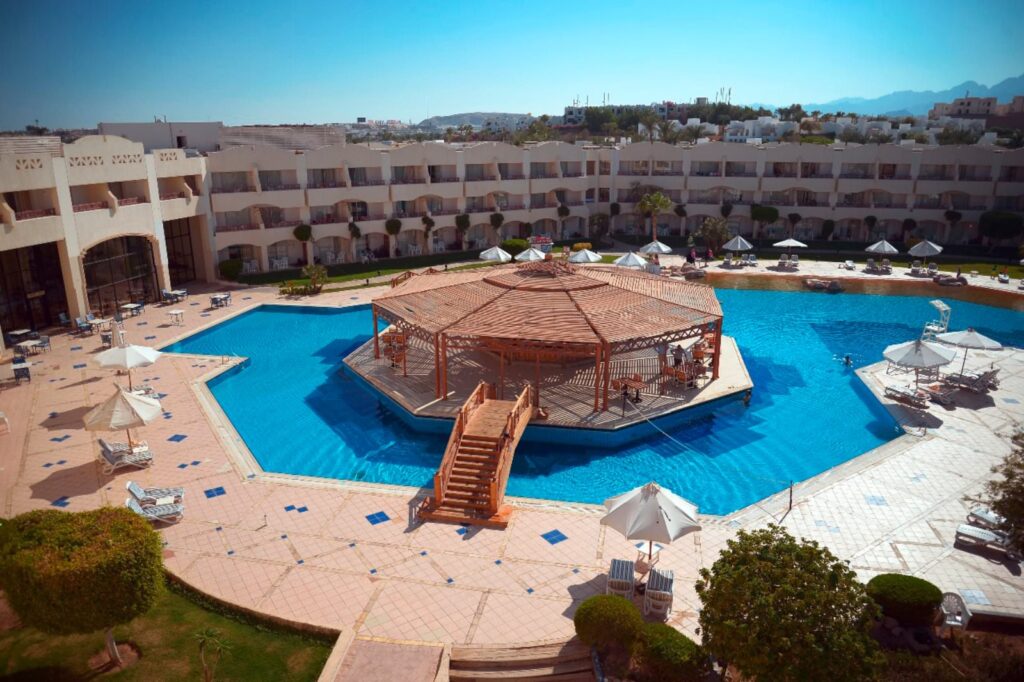 Promenade Mountain Resort, Naama Bay
